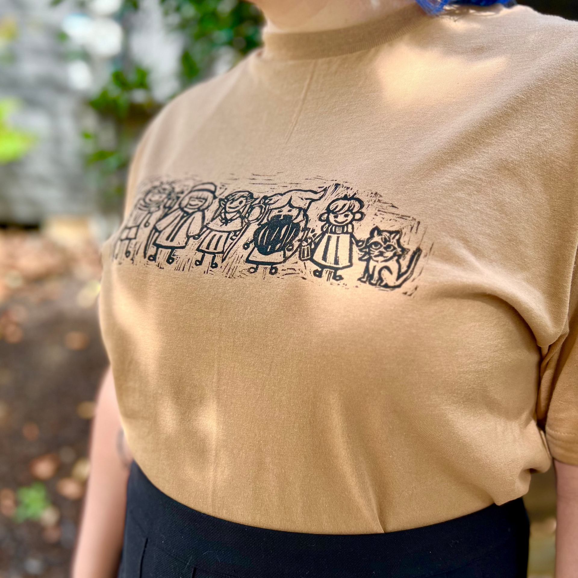 Dungeon Meshi Family Block Print T-Shirt! – CLAMMY HEART