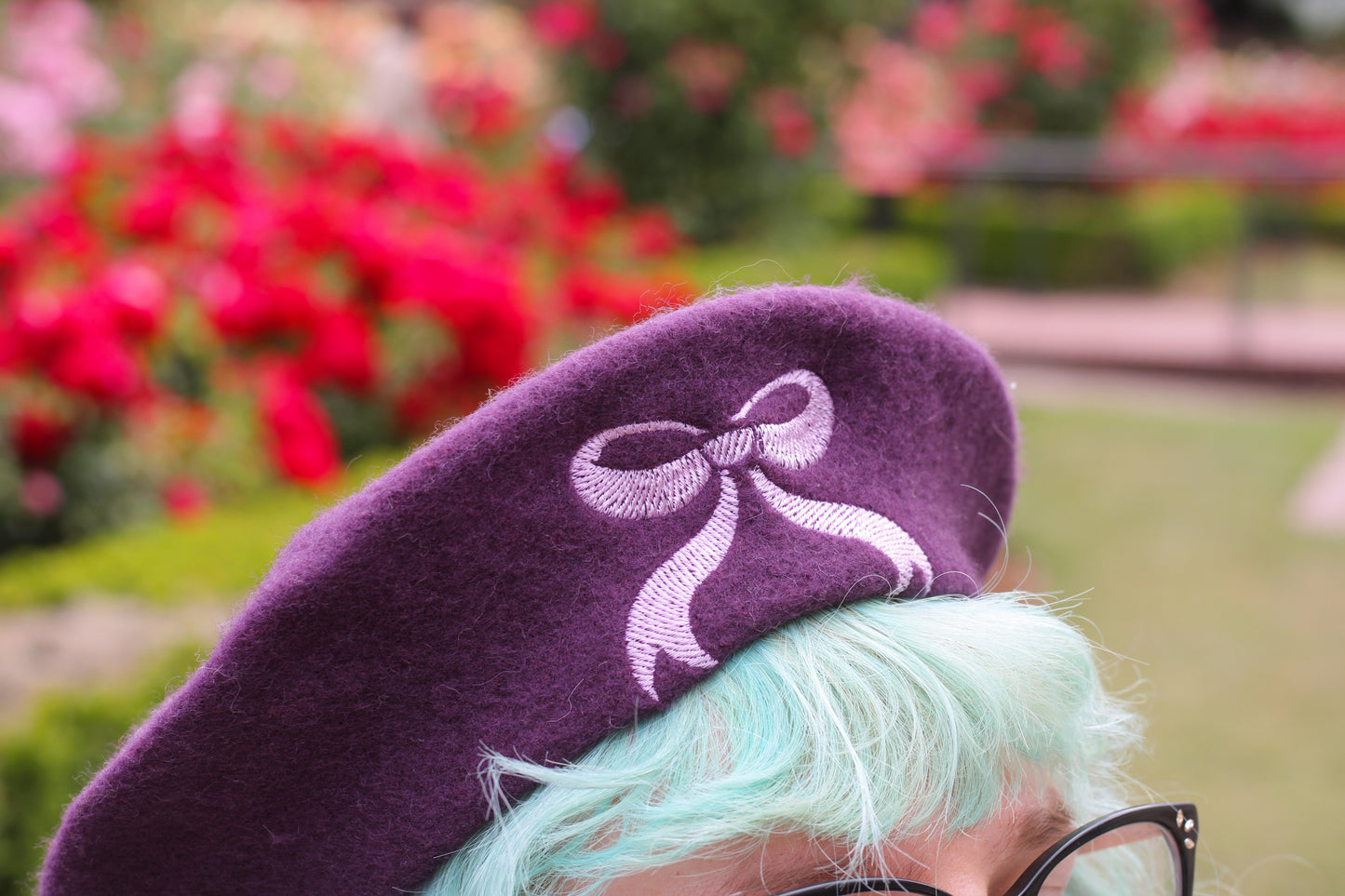 Sweet Ribbon Embroidered Beret!