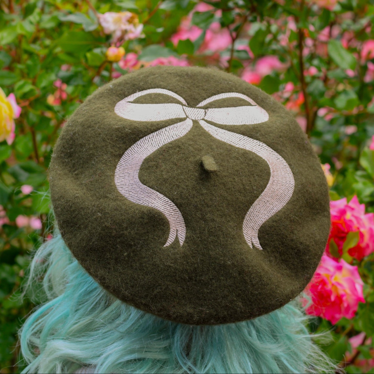 Sweet Ribbon Embroidered Beret!