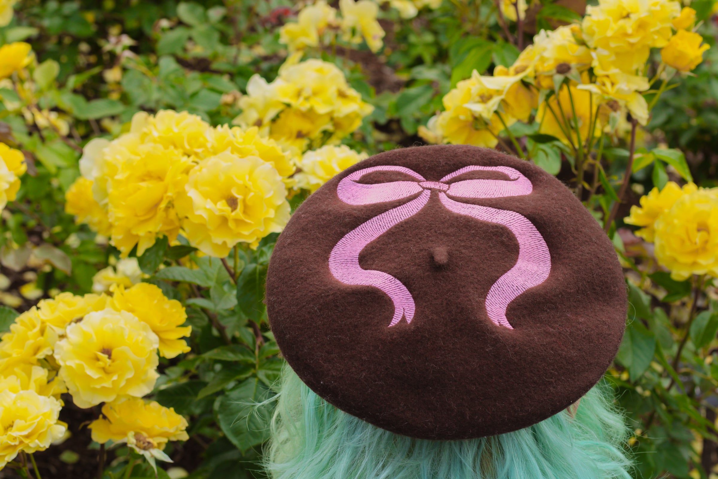 Sweet Ribbon Embroidered Beret!
